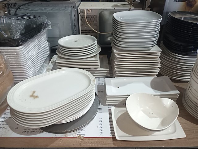 Lot 65 - borden en kommetjes - afbeelding 4 van  5