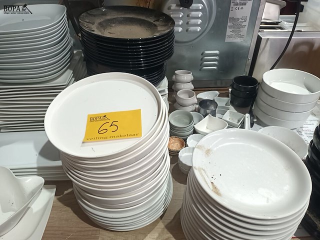Lot 65 - borden en kommetjes - afbeelding 5 van  5