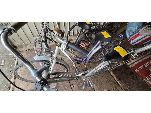 Lot 65 - damesfietsen 3 stuks - afbeelding 4 van  5