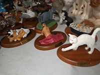 Lot 65 - decoratie met poezen - afbeelding 3 van  6