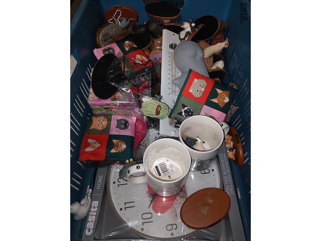 Lot 65 - decoratie met poezen - afbeelding 5 van  6