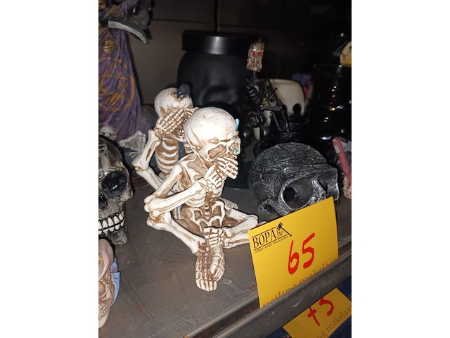 Lot 65 - decoratie met schedels. 15 stuks - afbeelding 3 van  4
