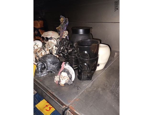 Lot 65 - decoratie met schedels. 15 stuks - afbeelding 4 van  4