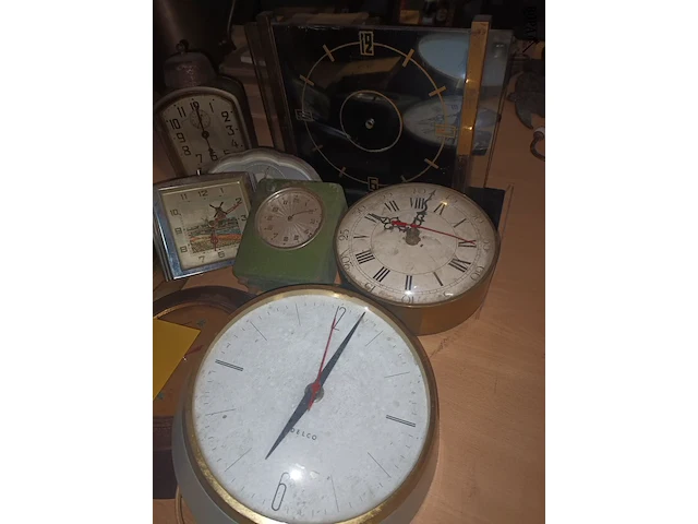 Lot 65 - horloges en klokken. 9 stuks - afbeelding 2 van  5