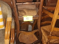 Lot 65 - houten stoel. 2 stuks - afbeelding 3 van  3