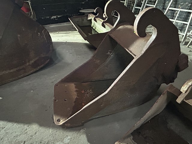 Lot 65 - kraanbak - afbeelding 2 van  2