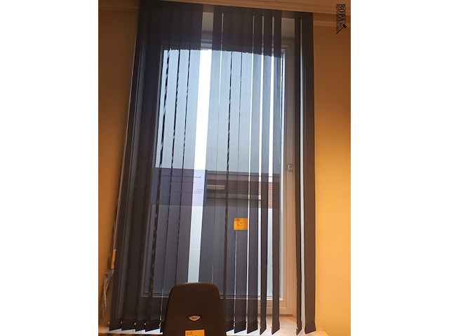 Lot 65 - lamellen gordijn luxaflex - afbeelding 1 van  4