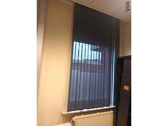 Lot 65 - lamellen gordijn luxaflex - afbeelding 2 van  4