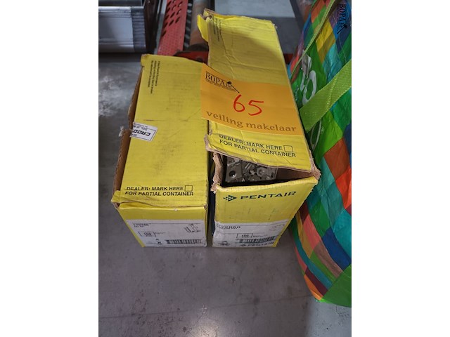 Lot 65 - lot bevestigingsmateriaal - afbeelding 2 van  5