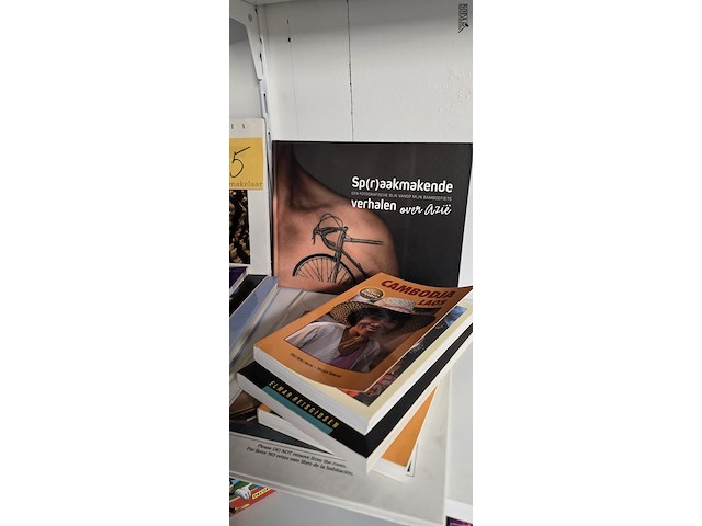 Lot 65 - lot boeken over azië 15 stuks - afbeelding 4 van  4