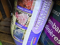 Lot 65 - lot diverse potgrond ong 5 zakken - afbeelding 4 van  5
