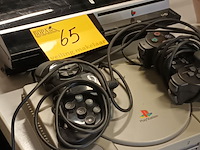 Lot 65 - playstation. 2 stuks - afbeelding 4 van  4