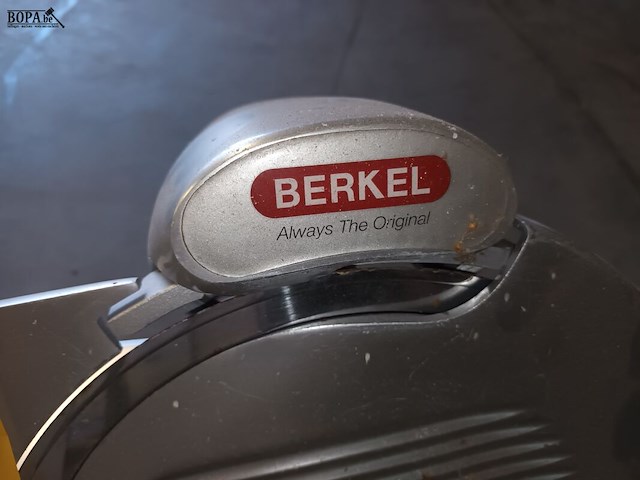 Lot 65 - professionele snijmachine berkel - afbeelding 3 van  5