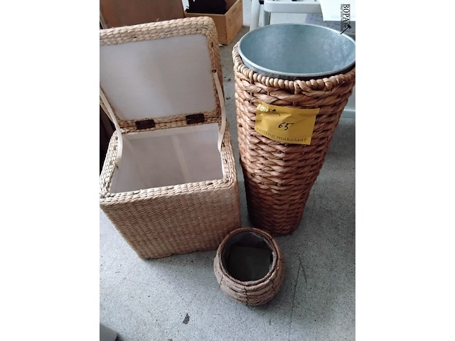 Lot 65 - rieten decoratie - afbeelding 1 van  1