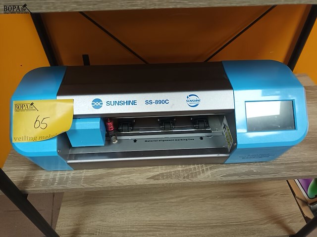Lot 65 - snijmachine voor schermbeschermers - afbeelding 1 van  4