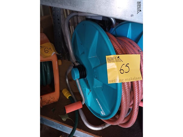 Lot 65 - tuinslang gardena op haspel - afbeelding 2 van  2