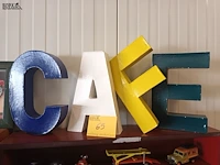 Lot 65 - vintage letters. 4 stuks