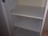 Lot 65 - witte kast - afbeelding 3 van  3