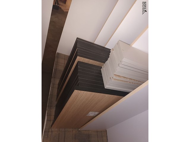 Lot 651 - transportkar met inhoud. 3 stuks - afbeelding 3 van  3