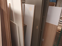 Lot 652 - transportkar met inhoud. 2 stuks - afbeelding 3 van  3