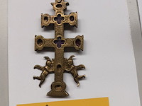 Lot 656 - kruisbeeld in koper - afbeelding 3 van  3