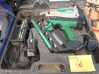 Lot 66 - accu tacker hitachi - afbeelding 1 van  5
