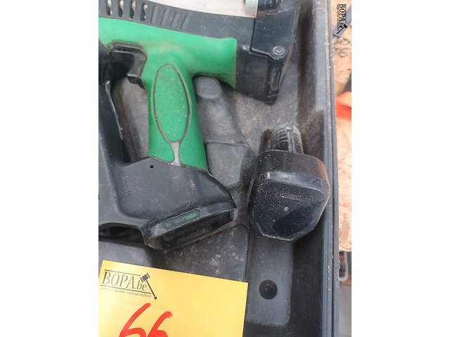 Lot 66 - accu tacker hitachi - afbeelding 5 van  5