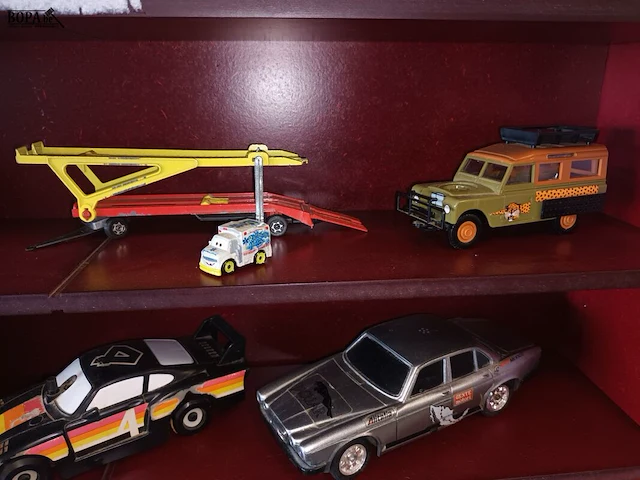 Lot 66 - auto’s op schaal. 43 stuks - afbeelding 3 van  9