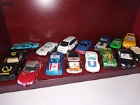 Lot 66 - auto’s op schaal. 43 stuks - afbeelding 9 van  9