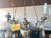 Lot 66 - belgische hanglamp van messing en porselein, decoratief blo - afbeelding 1 van  3