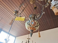 Lot 66 - belgische hanglamp van messing en porselein, decoratief blo - afbeelding 3 van  3