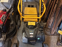 Lot 66 - benzine grasmaaier stiga - afbeelding 1 van  4