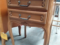Lot 66 - brocante ladekast en nachtkast eikenhout - afbeelding 3 van  5