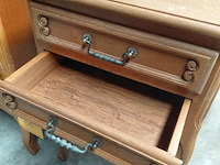 Lot 66 - brocante ladekast en nachtkast eikenhout - afbeelding 4 van  5