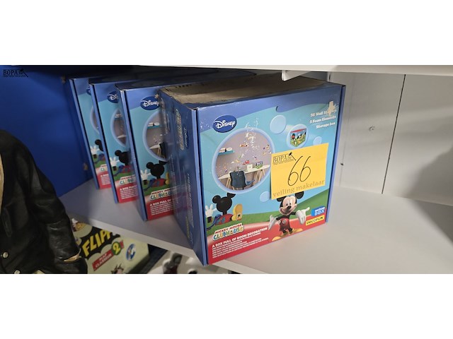 Lot 66 - disney kamerdecoratie nieuw 5 dozen - afbeelding 1 van  3