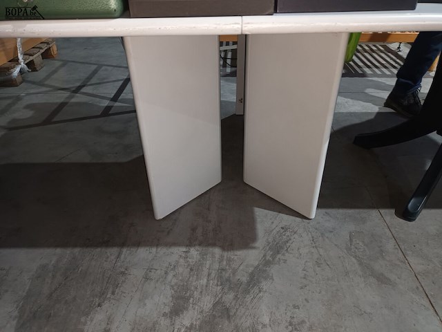 Lot 66 - eettafel - afbeelding 1 van  5