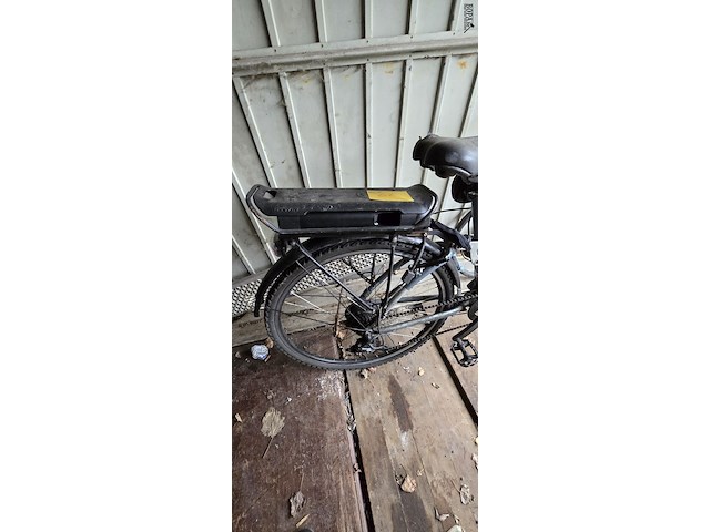 Lot 66 - elektrische fiets b twin zonder batterij en lader - afbeelding 5 van  6