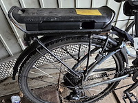 Lot 66 - elektrische fiets b twin zonder batterij en lader - afbeelding 5 van  6