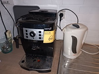 Lot 66 - espressomachine en waterkoker - afbeelding 1 van  4