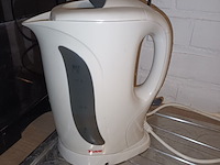 Lot 66 - espressomachine en waterkoker - afbeelding 2 van  4
