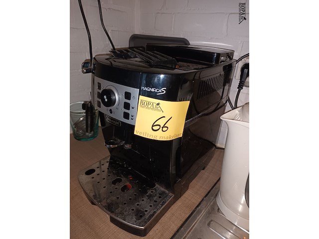 Lot 66 - espressomachine en waterkoker - afbeelding 3 van  4