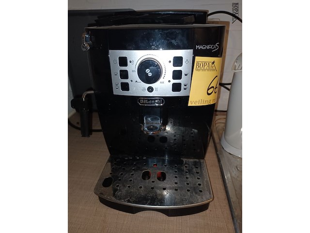 Lot 66 - espressomachine en waterkoker - afbeelding 4 van  4