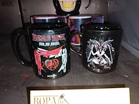 Lot 66 - koffietassen metal thema. 5 stuks - afbeelding 2 van  3