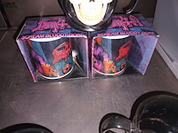 Lot 66 - koffietassen metal thema. 5 stuks - afbeelding 3 van  3