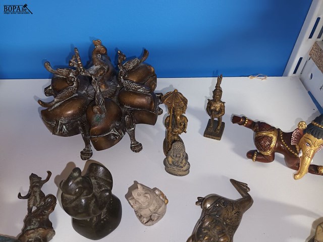 Lot 66 - koperen decoratie. 12 stuks - afbeelding 3 van  5