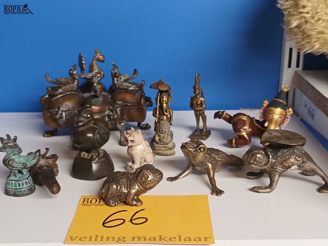 Lot 66 - koperen decoratie. 12 stuks - afbeelding 5 van  5