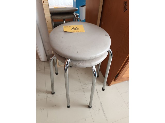 Lot 66 - krukjes en spiegel - afbeelding 3 van  3