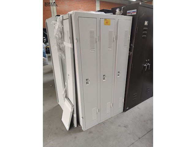 Lot 66 - lockerkast - afbeelding 1 van  3