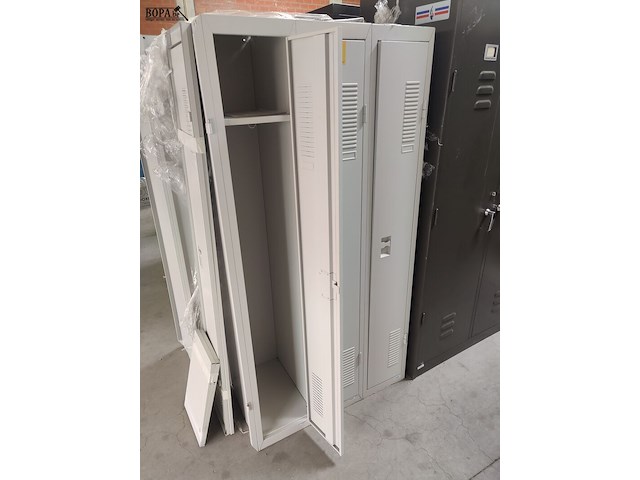 Lot 66 - lockerkast - afbeelding 2 van  3