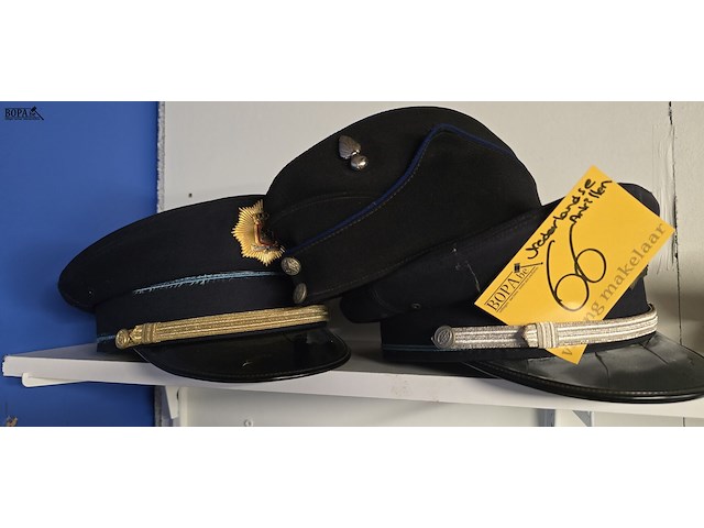 Lot 66 - nederlands antillen 3 kepies - afbeelding 1 van  4